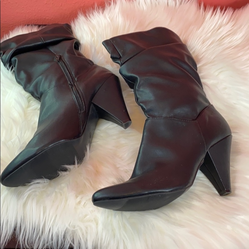 Boots - Picture 6 of 9